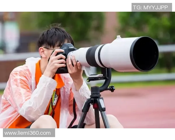 足坛巨星同台综艺畅聊赛场内外故事引爆全场热议