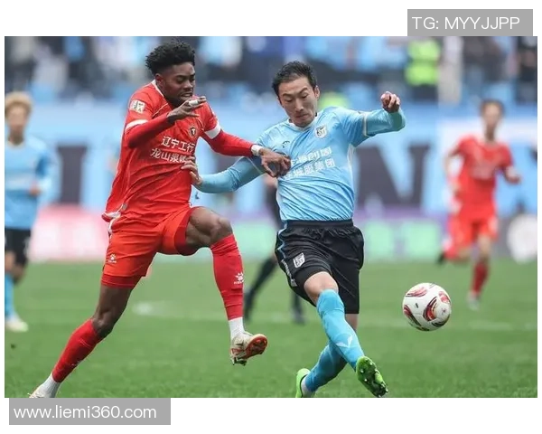 足球巨星闪耀登场现场解说全景展现球迷热情与竞技魅力